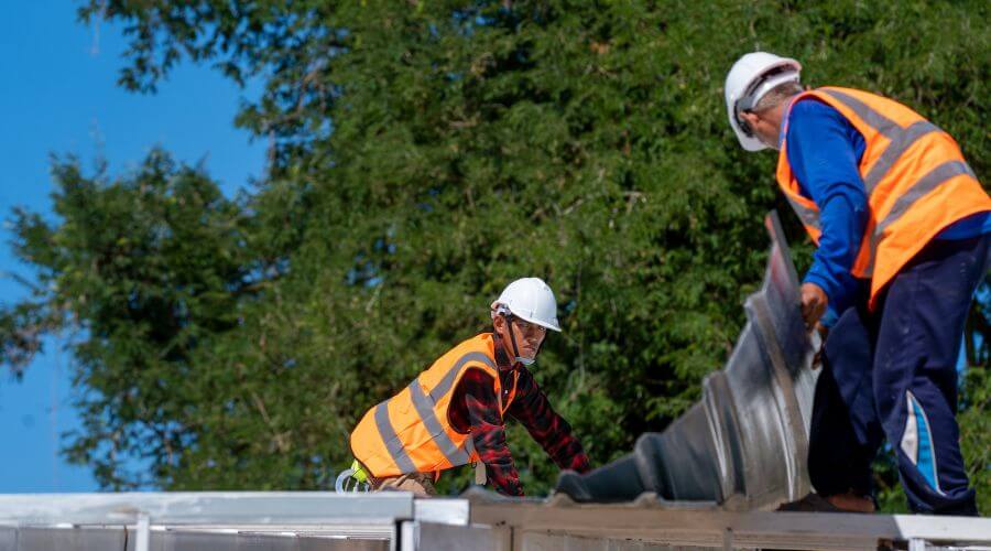 Professional gutter cleaning in Sandpoint, ID